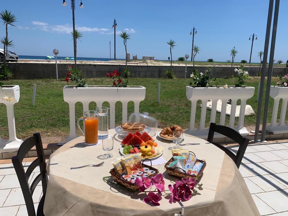 Hotel Rivabella Davoli Extérieur photo