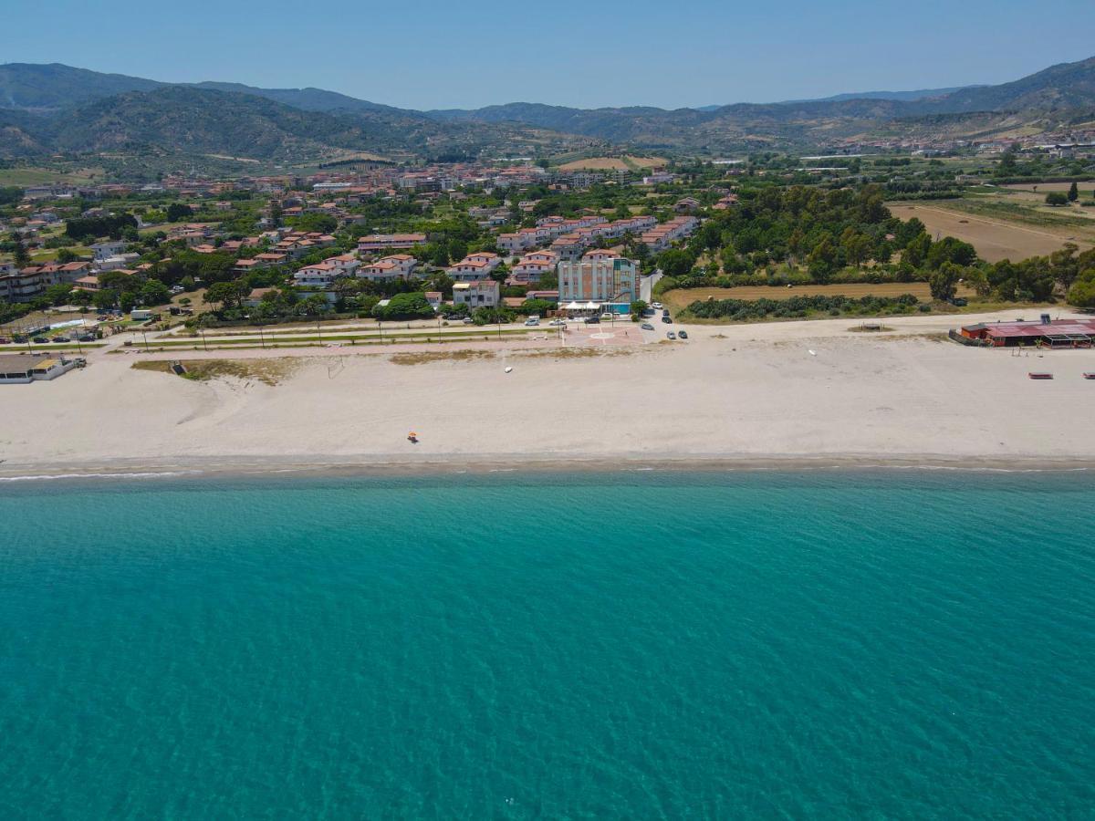 Hotel Rivabella Davoli Extérieur photo