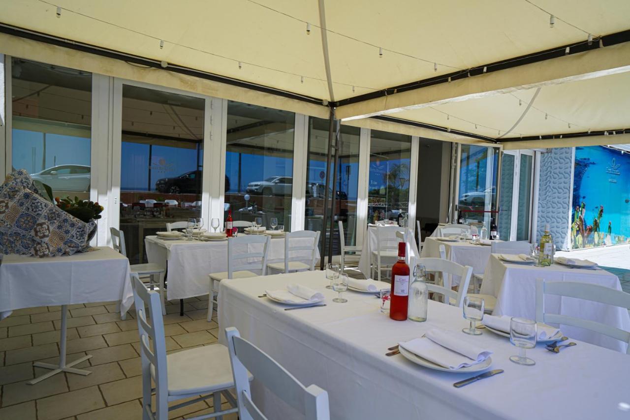 Hotel Rivabella Davoli Extérieur photo
