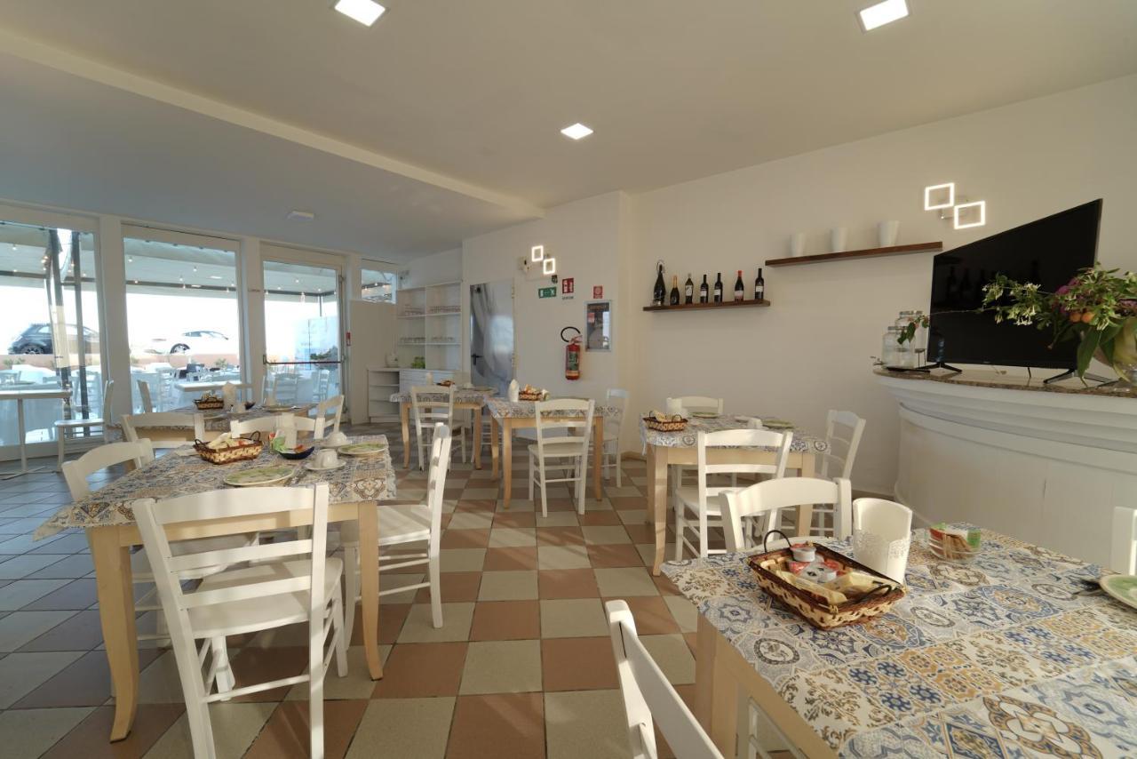 Hotel Rivabella Davoli Extérieur photo