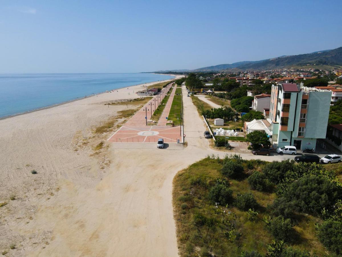 Hotel Rivabella Davoli Extérieur photo
