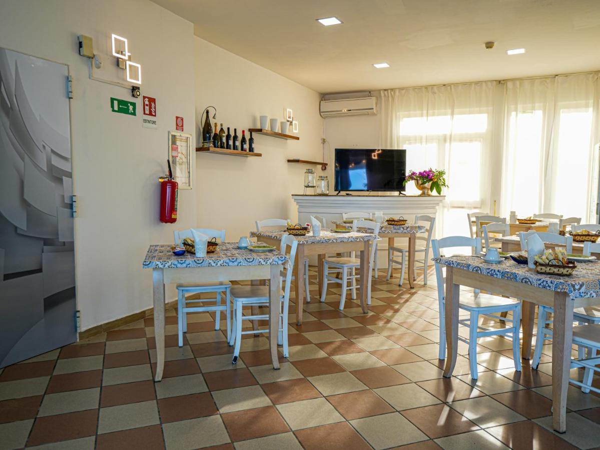 Hotel Rivabella Davoli Extérieur photo