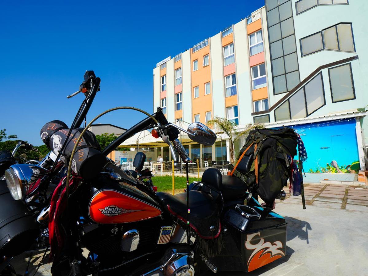 Hotel Rivabella Davoli Extérieur photo