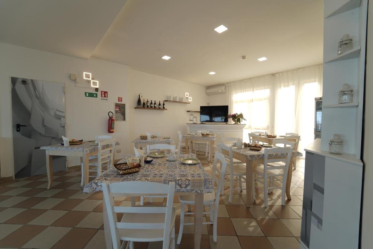 Hotel Rivabella Davoli Extérieur photo
