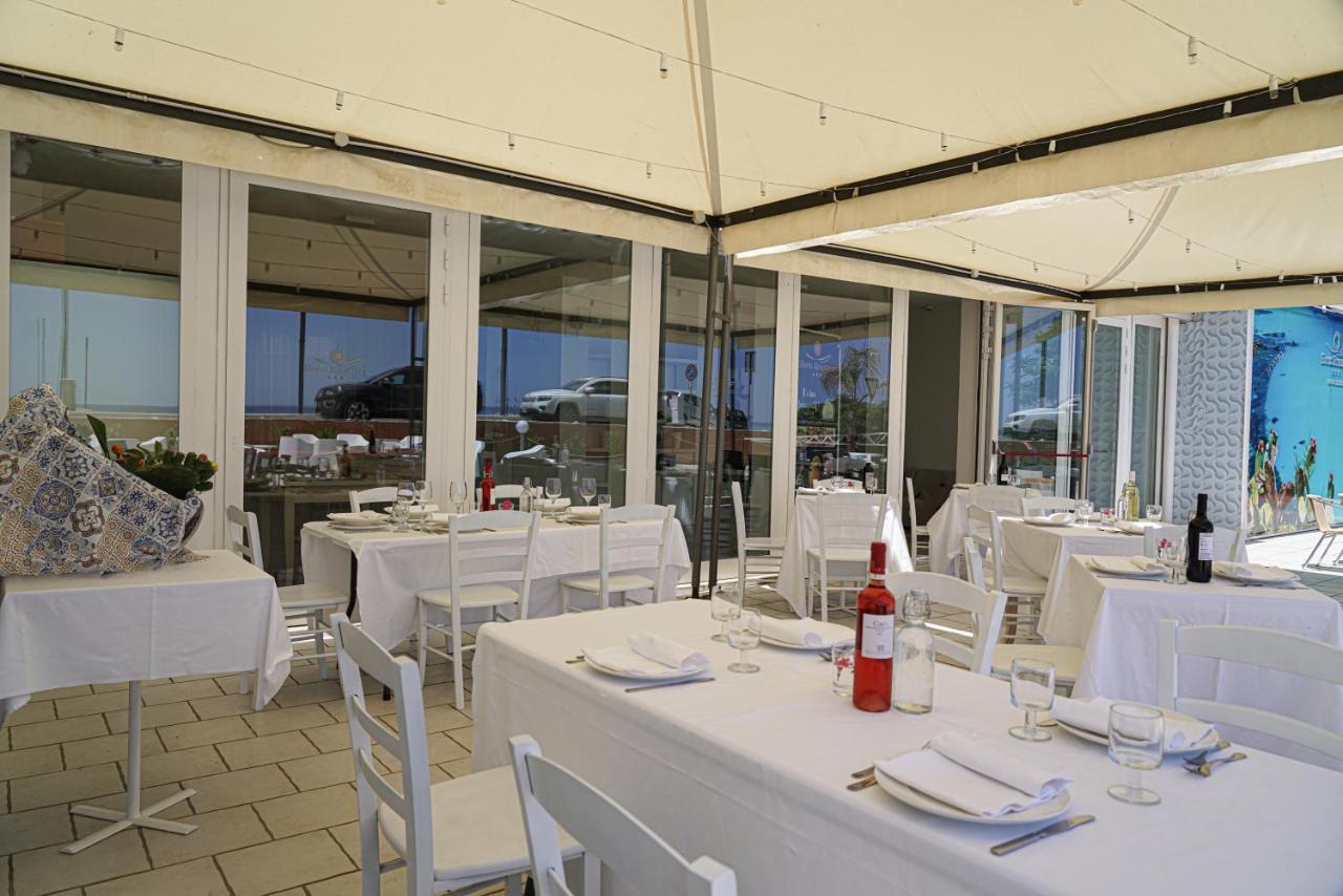 Hotel Rivabella Davoli Extérieur photo