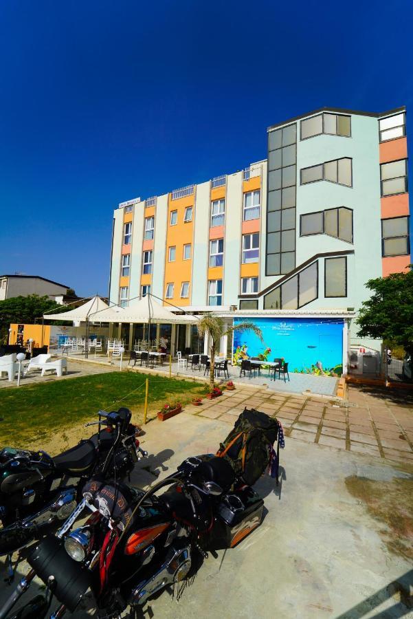 Hotel Rivabella Davoli Extérieur photo