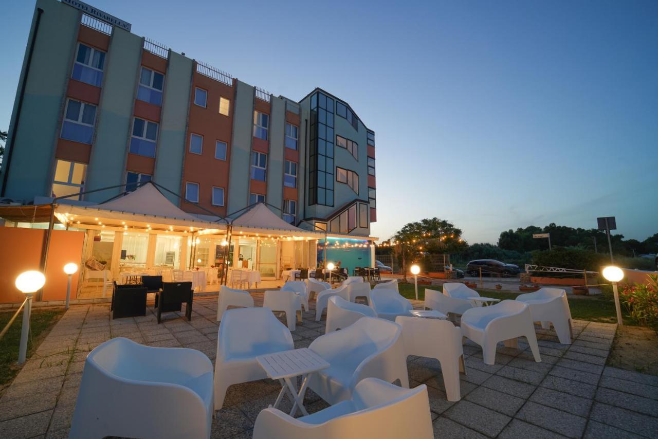 Hotel Rivabella Davoli Extérieur photo